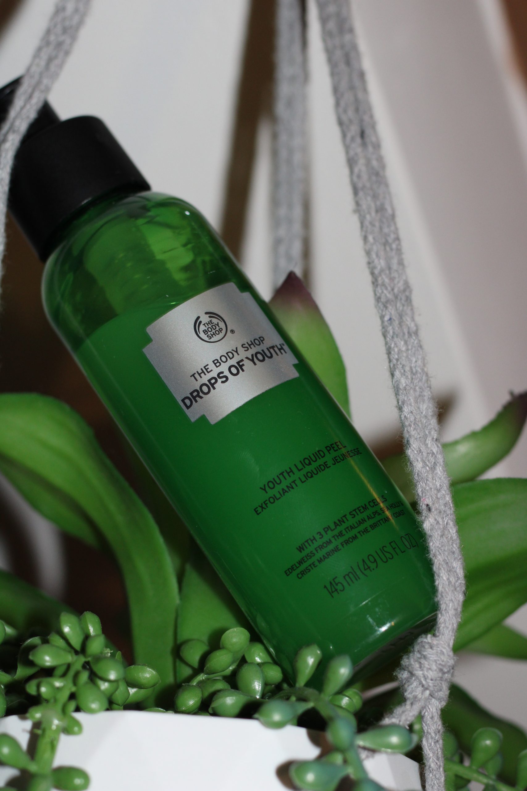 Review- Does TheBodyShop ‘Drops of Youth’ Peel Work?
